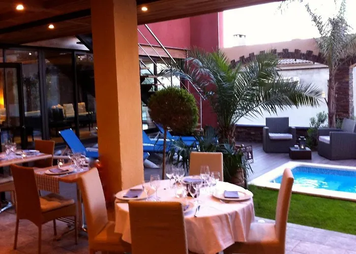 La Placa Hotel 3*