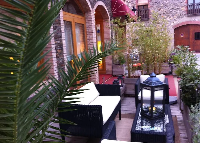 Hotel La Placa Garriguella